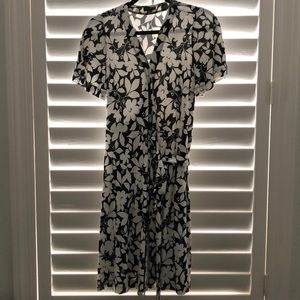 Ann Taylor Size 0 Floral Wrap Dress